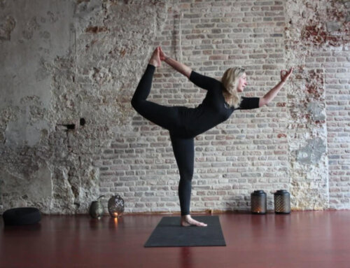 Op de yogamat bij Annelien van der Weerd
